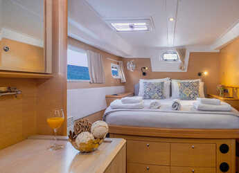 Rent a catamaran in Alimos Marina - Lagoon 500