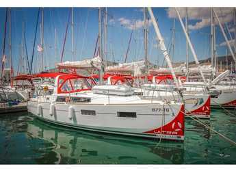 Rent a sailboat in ACI Pomer - Oceanis 35