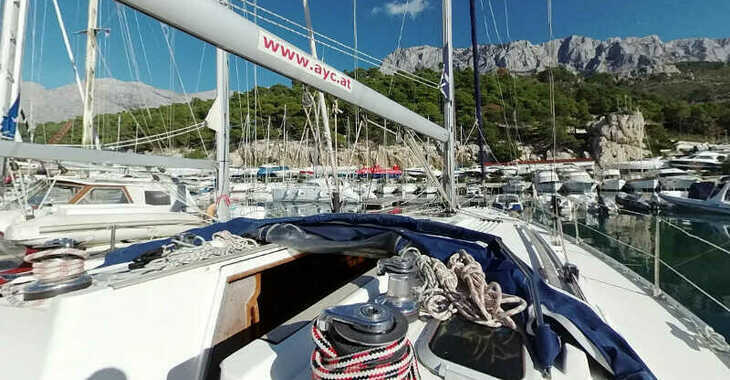 Rent a sailboat in Marina Betina - Sun Odyssey 42.2