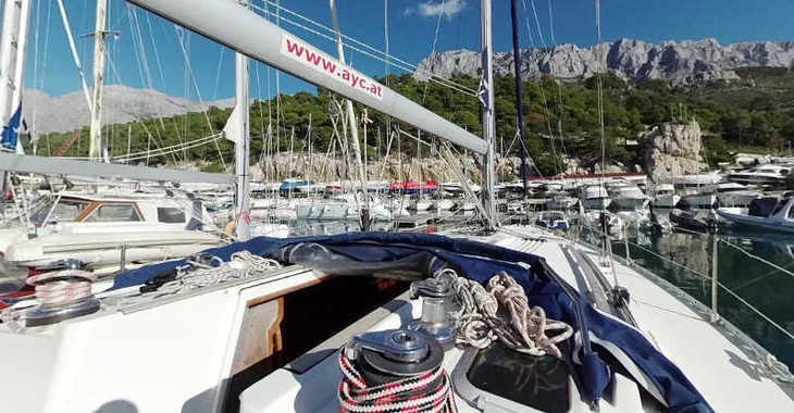 Rent a sailboat in Betina Marina - Sun Odyssey 42.2