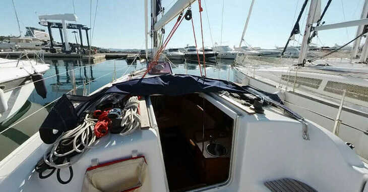 Chartern Sie segelboot in Marina Betina - Sun Odyssey 32i