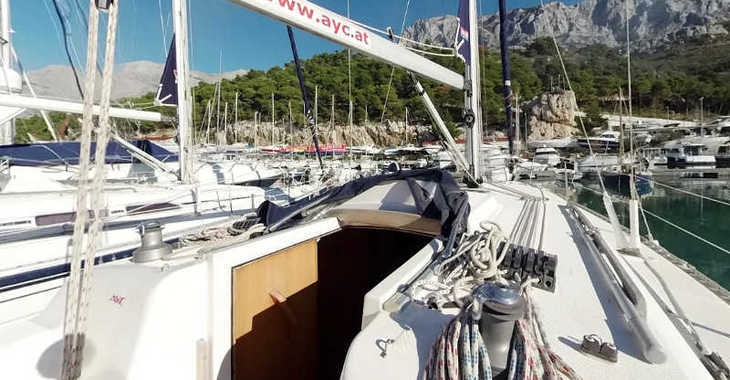 Rent a sailboat in Marina Betina - Elan 36