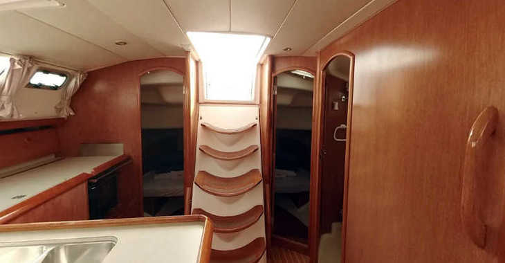 Rent a sailboat in Marina Betina - Sun Odyssey 43DS