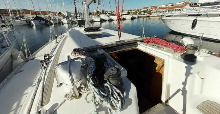 Rent a sailboat in Marina Betina - Elan 38