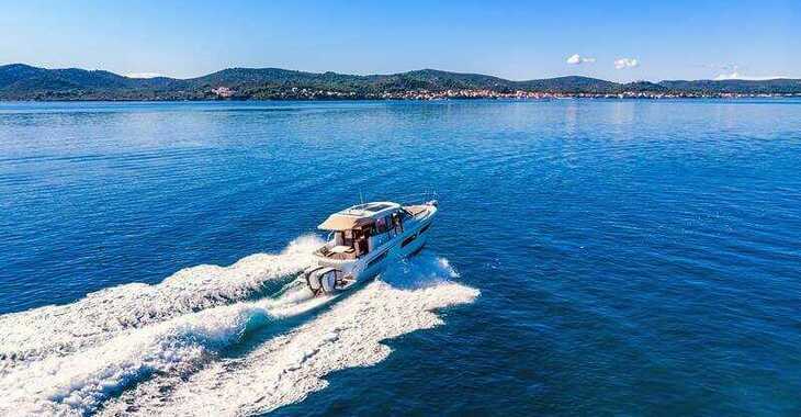 Rent a motorboat in Kornati Marina - Merry Fisher 855