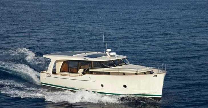 Rent a motorboat in Marina Kornati - Greenline 40