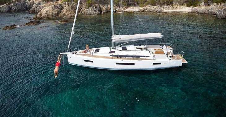 Rent a sailboat in Lavrion Marina - Sun Odyssey 440