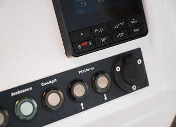 Chartern Sie segelboot in Lavrion Marina - Sun Odyssey 440