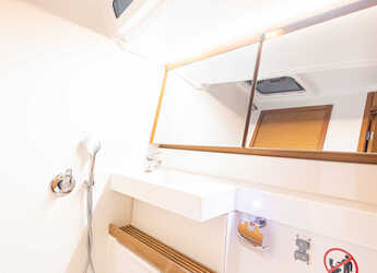 Chartern Sie segelboot in Lavrion Marina - Sun Odyssey 440