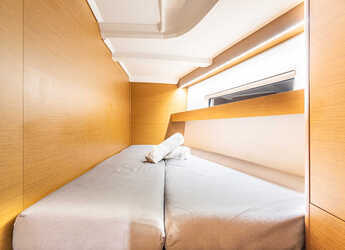 Chartern Sie segelboot in Lavrion Marina - Sun Odyssey 440