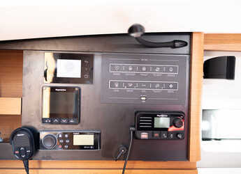 Chartern Sie segelboot in Lavrion Marina - Sun Odyssey 440