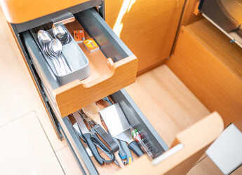 Chartern Sie segelboot in Lavrion Marina - Sun Odyssey 440