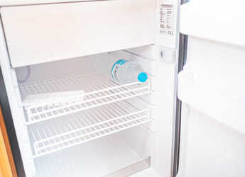 Chartern Sie segelboot in Lavrion Marina - Sun Odyssey 440