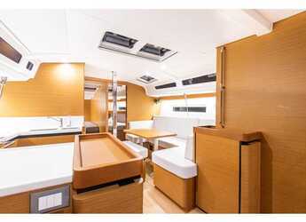 Chartern Sie segelboot in Lavrion Marina - Sun Odyssey 440