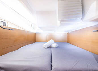 Chartern Sie segelboot in Lavrion Marina - Sun Odyssey 440