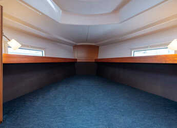 Rent a sailboat in Nidri Marine - Bavaria 37