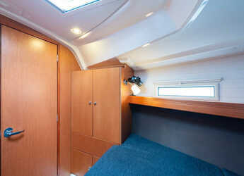 Rent a sailboat in Nidri Marine - Bavaria 37