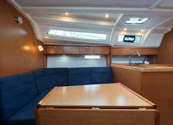 Rent a sailboat in Nidri Marine - Bavaria 37