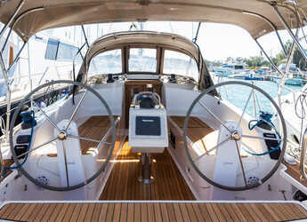 Rent a sailboat in Nidri Marine - Bavaria 37