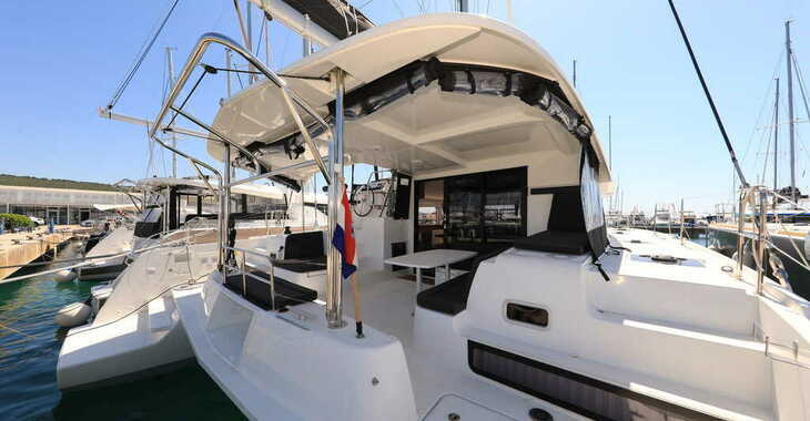 Rent a catamaran in Marina Sukosan (D-Marin Dalmacija) - Lagoon 42