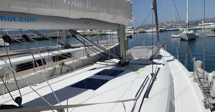 Rent a sailboat in Netsel Marina - Hanse 445
