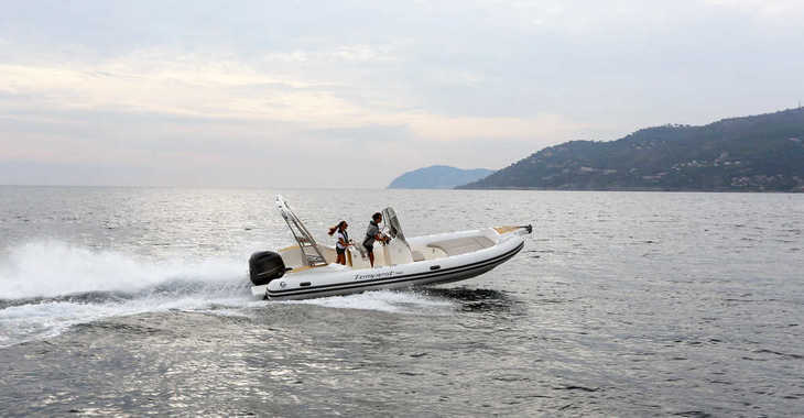 Louer bateau à moteur à Marina Ibiza - Capelli Tempest 700