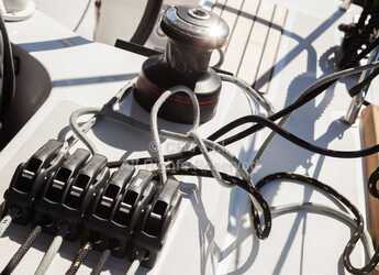 Rent a sailboat in Porto Capo d'Orlando Marina - Sun Odyssey 349