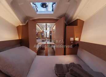 Rent a sailboat in Porto Capo d'Orlando Marina - Sun Odyssey 349