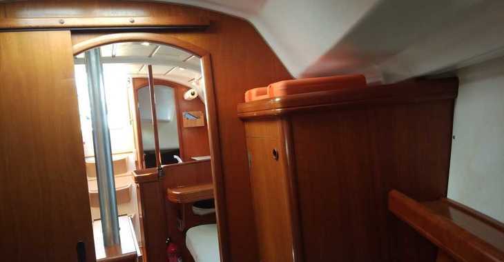 Rent a sailboat in Marina Yates - Beneteau Oceanis Clipper 331