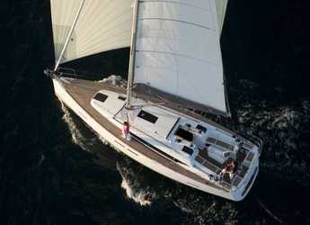 Chartern Sie segelboot in Marina di Portorosa - Oceanis 38.1