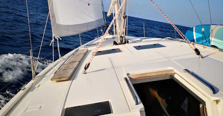Rent a sailboat in Marina di Villa Igiea - Bavaria C45