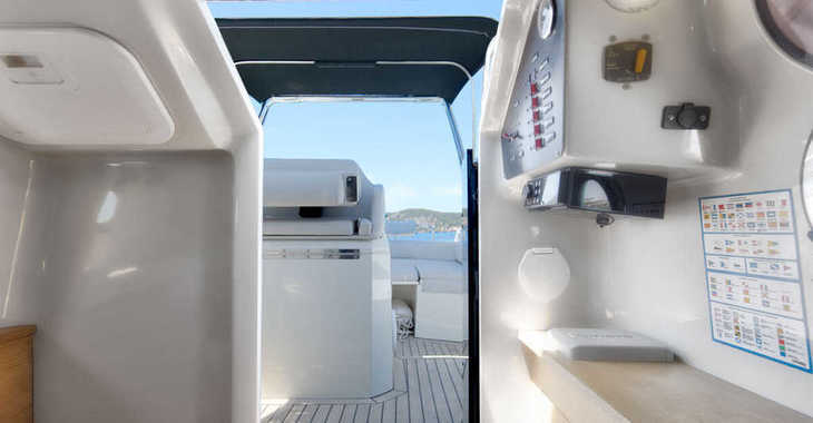 Rent a dinghy in Club Náutico Ibiza - Kardis 30