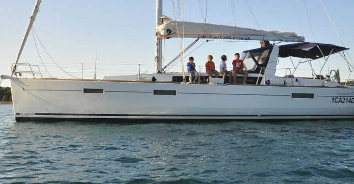 Louer voilier à Cagliari port (Karalis) - Oceanis 45