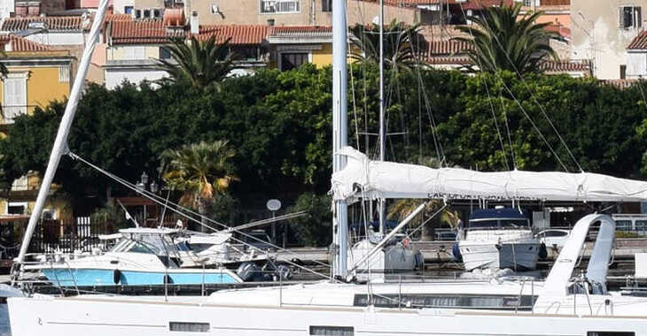 Rent a sailboat in Carloforte - Oceanis 45