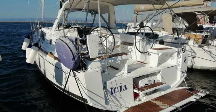 Rent a sailboat in Carloforte - Oceanis 35.1