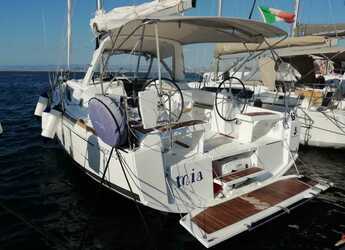 Rent a sailboat in Carloforte - Oceanis 35.1