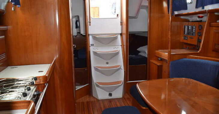 Chartern Sie segelboot in Carloforte - Oceanis 393 Clipper