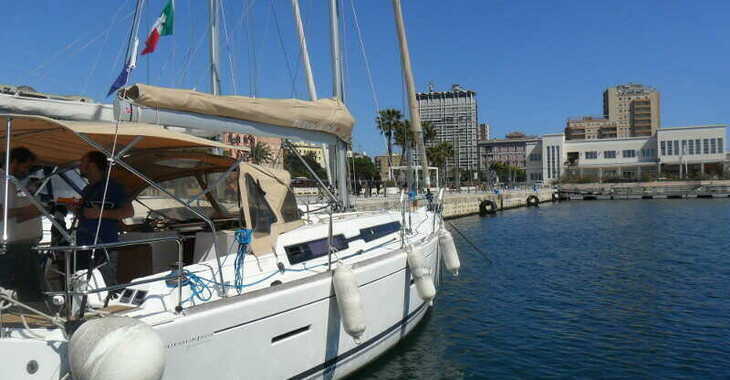 Rent a sailboat in Carloforte - Dufour 405 GL