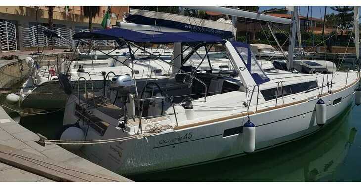 Rent a sailboat in Marina di Portorosa - Oceanis 45