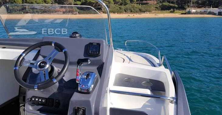 Rent a motorboat in Club Nautic Costa Brava - Beneteau Flyer