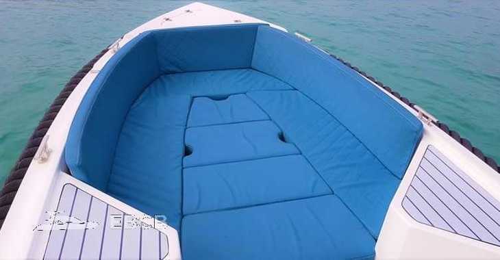 Rent a motorboat in Club Nautic Costa Brava - Silver 495