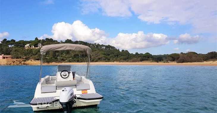 Rent a motorboat in Club Nautic Costa Brava - V2 Boats 5.0