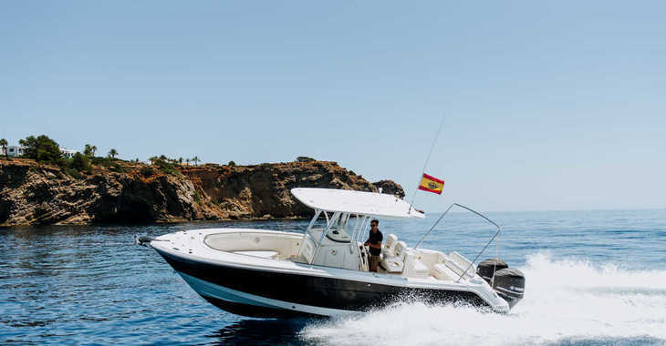 Rent a motorboat in Marina Botafoch - Robalo 300