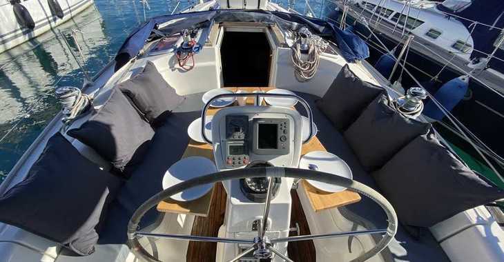 Rent a sailboat in Marina Real Juan Carlos I - Bavaria 38 Cruiser
