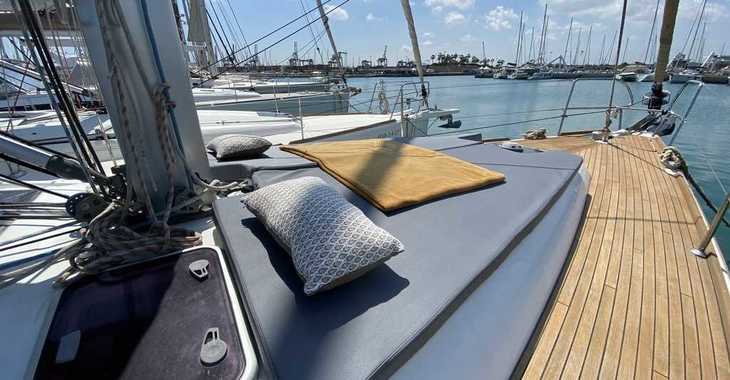 Rent a sailboat in Marina Real Juan Carlos I - Beneteau Oceanis 46
