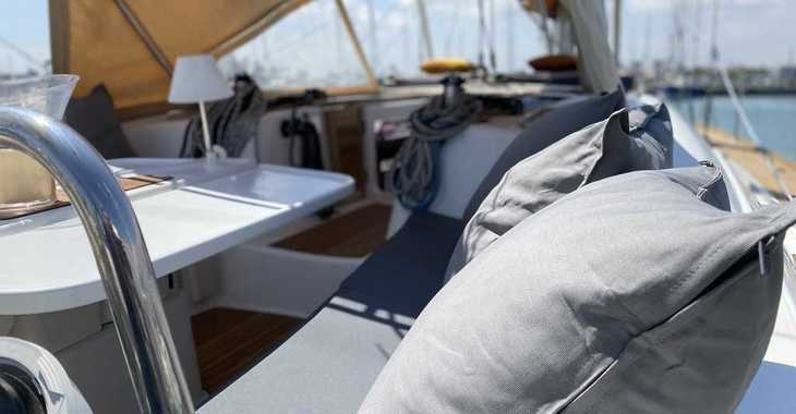 Rent a sailboat in Marina Real Juan Carlos I - Beneteau Oceanis 46