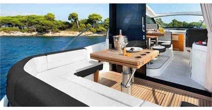 Rent a motorboat in Marina Port de Mallorca - Bavaria S36 Open