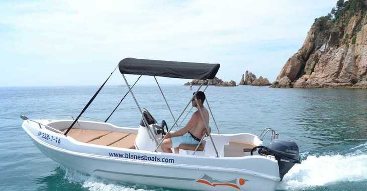 Rent a motorboat in Puerto de blanes - Voraz 450 ( Sin Licencia ) 