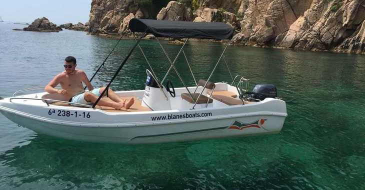 Rent a motorboat in Puerto de blanes - Voraz 450 ( Sin Licencia ) 