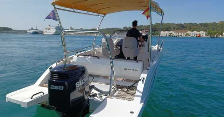 Chartern Sie motorboot in Port Mahon - Beneteau Flyer 8 Sundeck